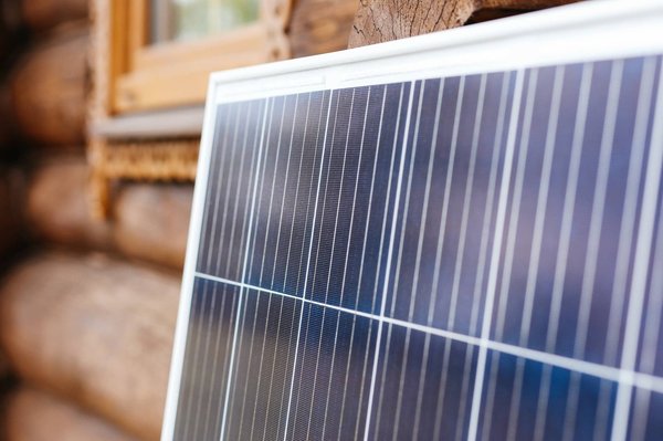 Quelle est la capacité de production d'énergie d'un panneau solaire pendant l'hiver ?